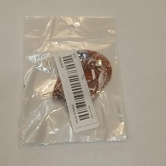 Game Day's Earrings - Picture 3 of 3